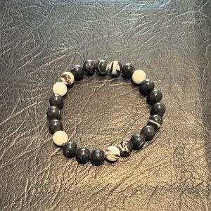 Black and White Beaded Bracelet, NEW